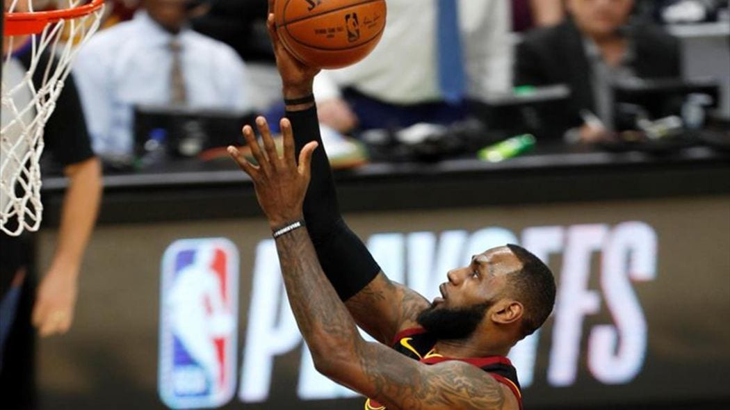 Las Cavaliers sufren pero empatan, Mitchell lidera a los Jazz y los Rockets ponen el 2-0