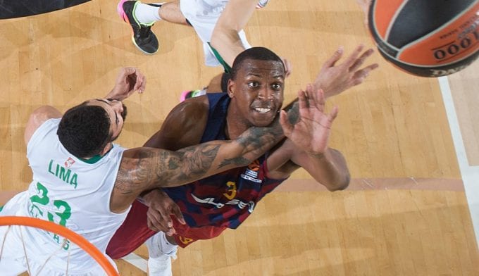 Bartzokas sobre el debut de Holmes "Creo que no sabía que en Europa te eliminan con cinco faltas"