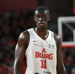 El BAXI Manresa se refuerza temporalmente con Amida Brimah