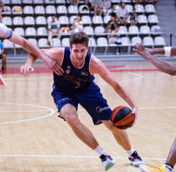 El Valencia Basket supera finalmente al Monbus Obradoiro (71-76)