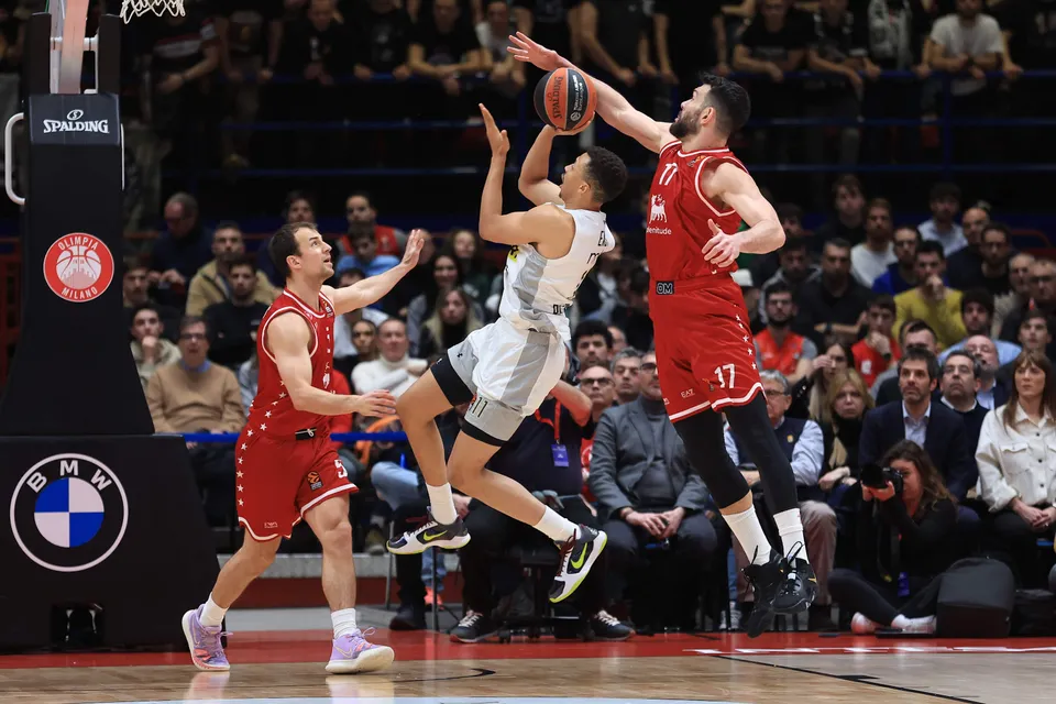 El Armani Milán alarga su racha de victorias, 76-62
