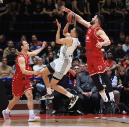 El Armani Milán alarga su racha de victorias, 76-62
