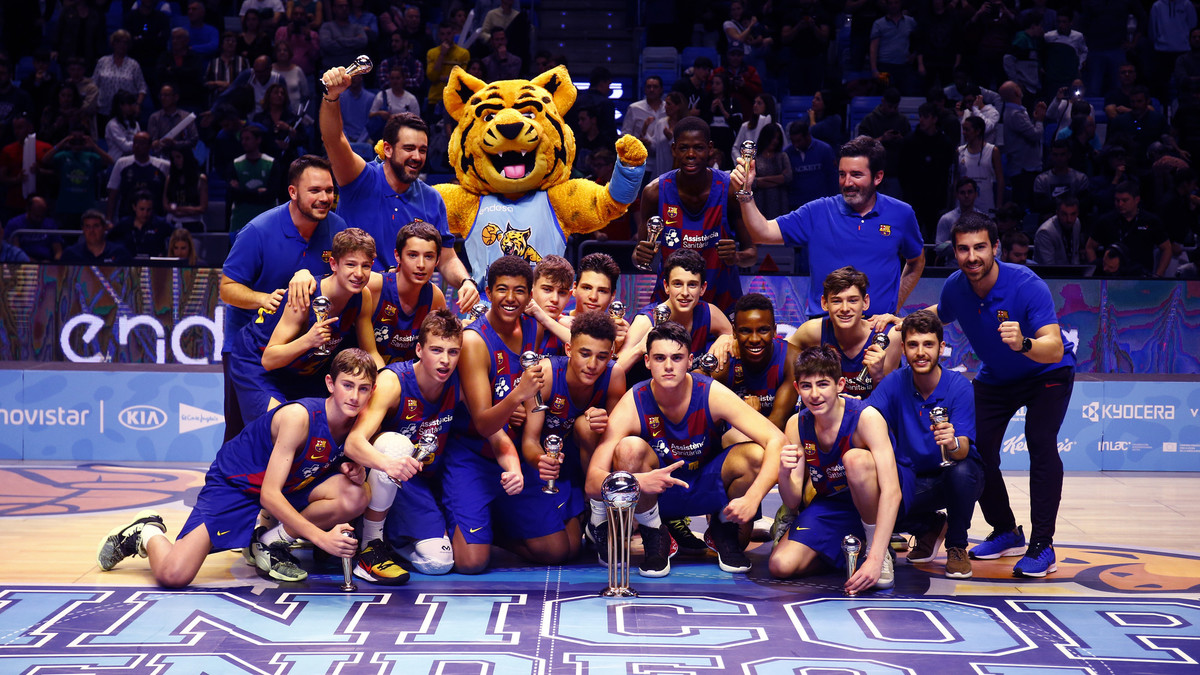 El Barça acaba con el dominio blanco y se corona campeón (65-67)