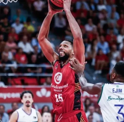 Jahlil Okafor realizará la pretemporada con los Indiana Pacers