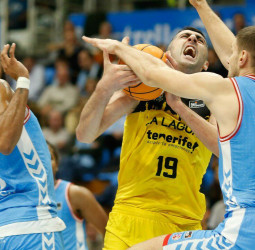 Esfuerzo sin premio para el Río Breogán, 78-79