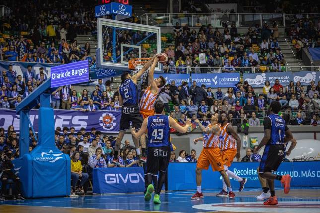 Movistar Estudiantes y UEMC Real Valladolid conquistan la ventaja de campo