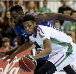 Merecida victoria del Delteco GBC ante el Unicaja Málaga (71-63)