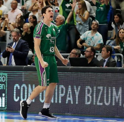 El Unicaja vuelve a ganar gracias a un gran remontada (87-86)