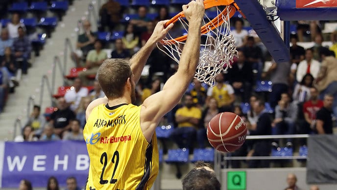 El Iberostar Tenerife renueva a Tim Abromaitis