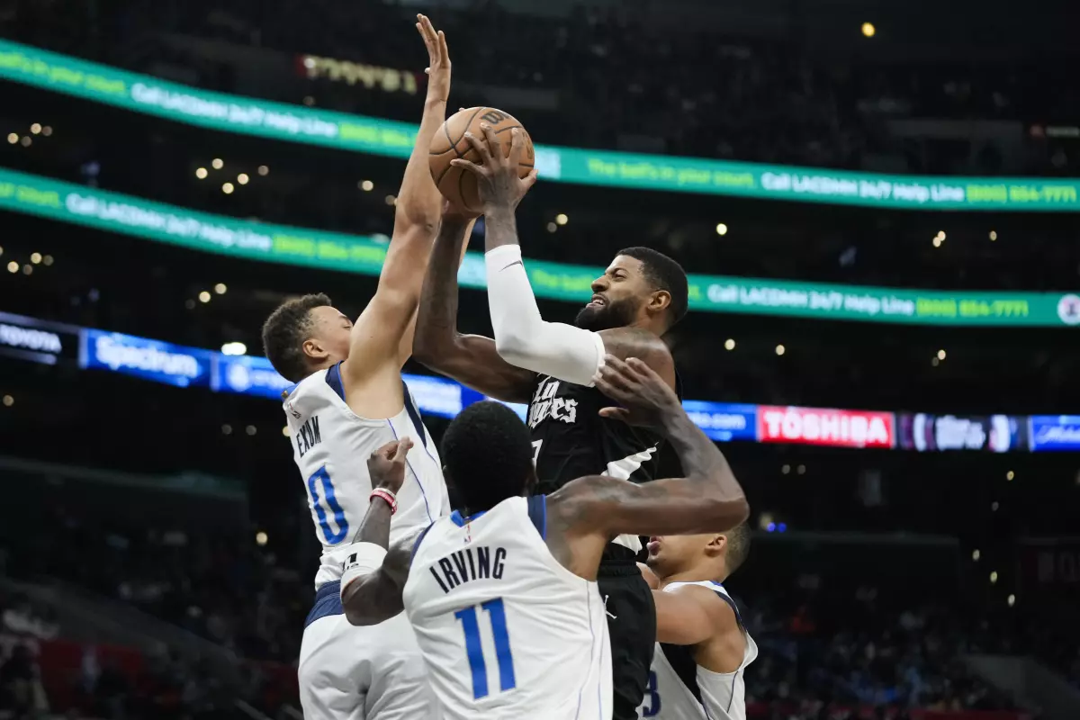 Paul George lidera la paliza a los Mavericks