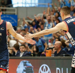 El Río Breogán se luce de tres en tres ante el Baskonia (88-82)