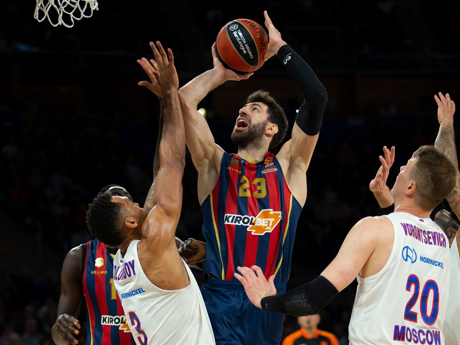 Baskonia coge aire a costa del CSKA Moscú (80-70)