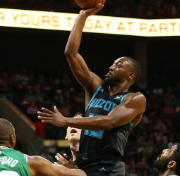 Los Celtics irán por Kemba Walker si se marcha Irving