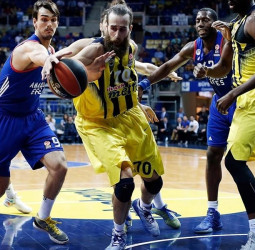 El Fenerbahce sentencia las opciones del Anadolu Efes (90-86)