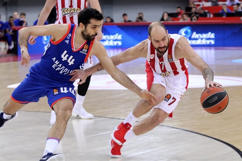 Olympiacos se asegura el factor cancha en el playoffs (89-82)