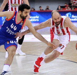 Olympiacos se asegura el factor cancha en el playoffs (89-82)