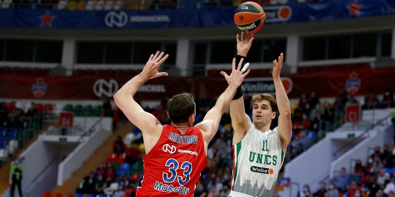El UNICS empata su récord de triples y aplasta al CSKA (67-88)