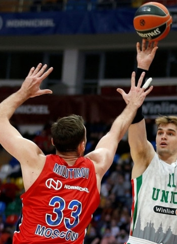 El UNICS empata su récord de triples y aplasta al CSKA (67-88)