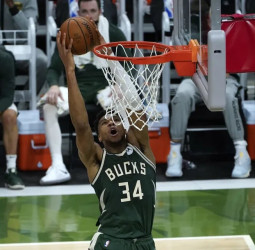 Antetokounmpo lidera la reacción de los Bucks (120-100) [2-1]