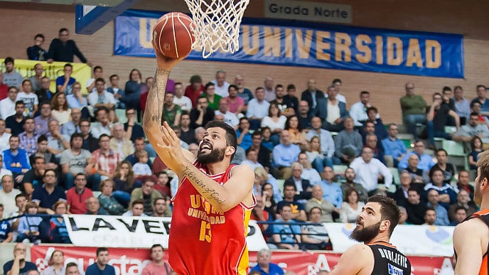 Faverani: "Disfrutar del baloncesto en casa me ha dado la vida"