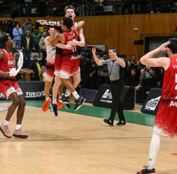 El Baxi Manresa se lleva el derbi catalán in extremis (81-83)