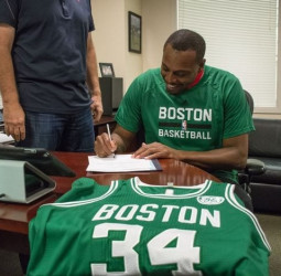 Paul Pierce se retira como jugador de los Boston Celtics