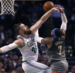 Aron Baynes, dos años más en los Boston Celtics