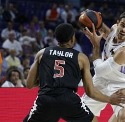 El Real Madrid se impone en casa ante Básquet Girona a base de triples (89-70)