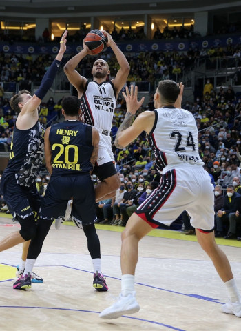 El Armani Milán infringe la peor derrota de la historia del Fenerbahce (43-68)
