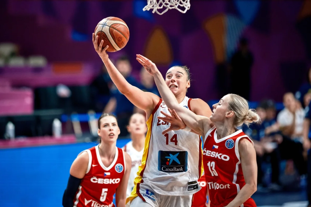 España sufre para superar a Chequia y volver a una semifinal europea (88-81)