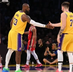 Partidazo de Luka y LeBron llega a los 50.000, 115-136