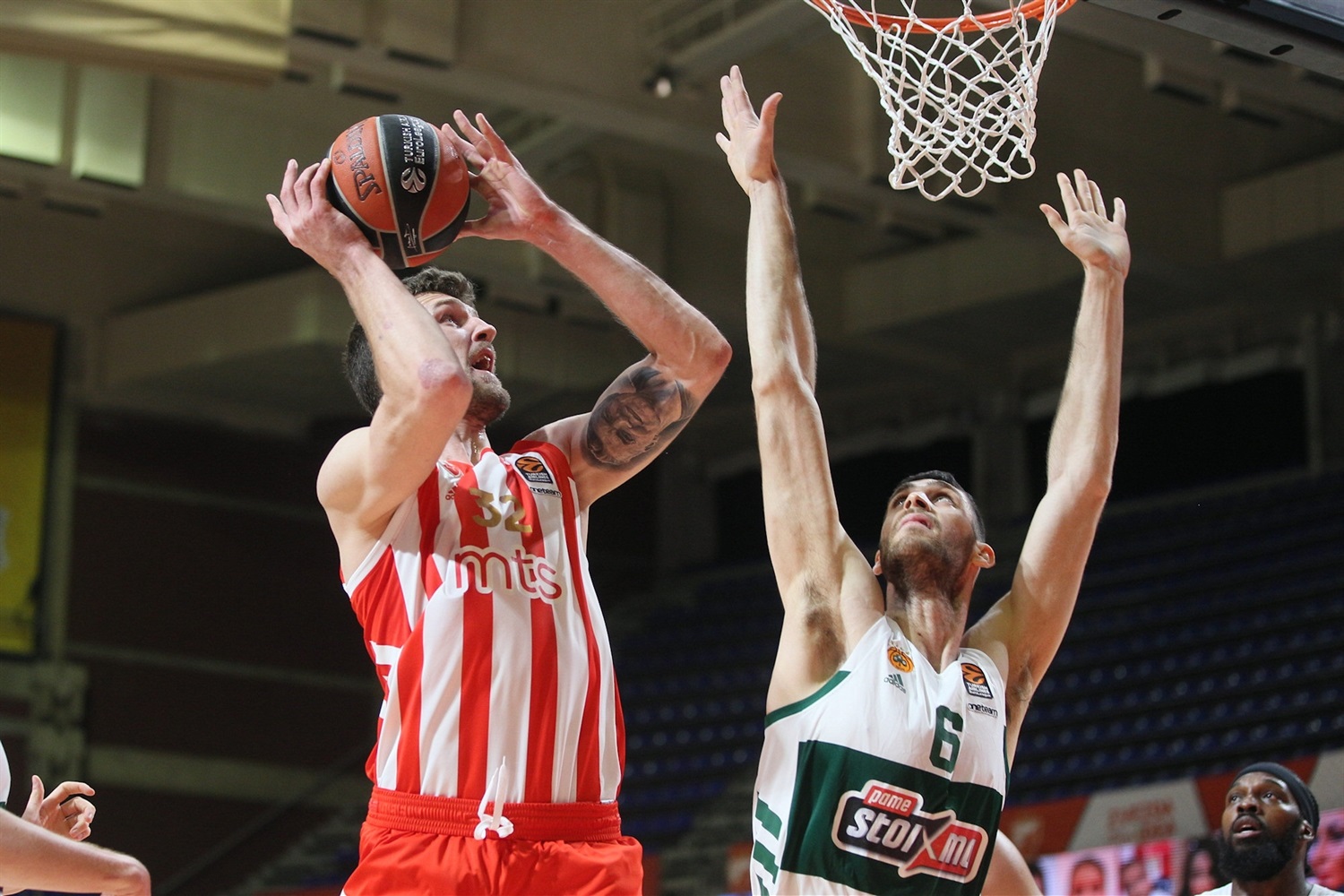 El Estrella Roja aguanta las embestidas finales del Panathinaikos (74-71)