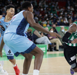 El Coosur Betis reacciona a base de fe y sangre fría (84-81)