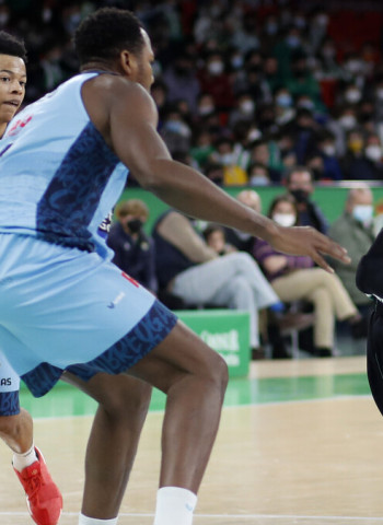 El Coosur Betis reacciona a base de fe y sangre fría (84-81)