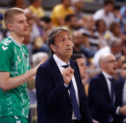 Luis Casimiro: "Tenemos que ser suficientemente sólidos para mantenernos en los partidos en nuestros malos momentos"