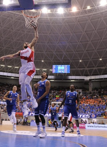 Gran victoria de equipo del Baskonia ante San Pablo Burgos (76-100)