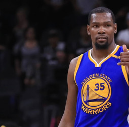 Kevin Durant firma la renovación con los Golden State Warriors