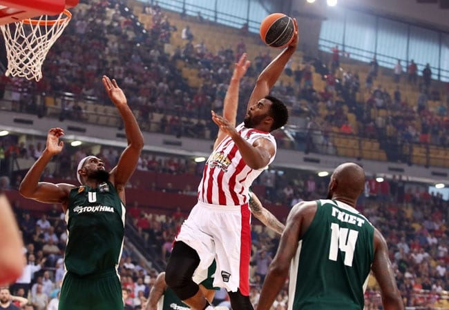 Olympiacos fuerza el quinto partido de la final griega