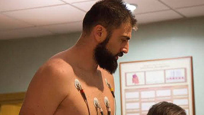 Vasileiadis se reencuentra con Santiago tras pasar reconocimiento médico