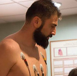 Vasileiadis se reencuentra con Santiago tras pasar reconocimiento médico