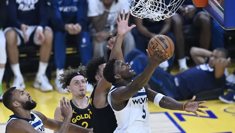 Anthony Edwards y los Timberwolves golpean de nuevo, 117-110 [3-1]