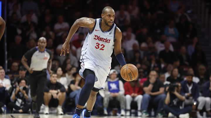Khris Middleton ejercerá su opción de jugador y seguirá en los Wizards