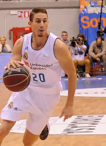 Trabajada victoria del Real Madrid en Burgos (95-100)