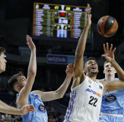 El Real Madrid acaba la primera vuelta vestido de líder (91-73)