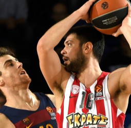 El FC Barcelona lucha hasta el último suspiro pero deja marchar la victoria rumbo a Grecia (67-69)