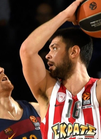 El FC Barcelona lucha hasta el último suspiro pero deja marchar la victoria rumbo a Grecia (67-69)