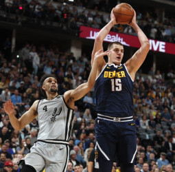 Entre Jokic y Murray lideran el pase de los Nuggets a la segunda ronda (86-90) [4-3]