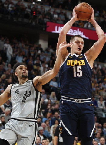 Entre Jokic y Murray lideran el pase de los Nuggets a la segunda ronda (86-90) [4-3]
