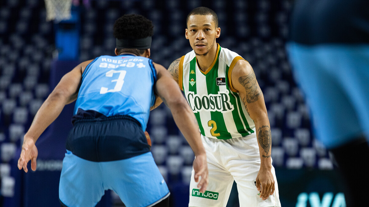 Golpe de mano bético de la mano de un imparable Randle (82-96)