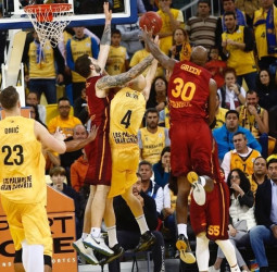 El Gran Canaria agranda la leyenda de su indomable espíritu hasta la derrota (94-81)